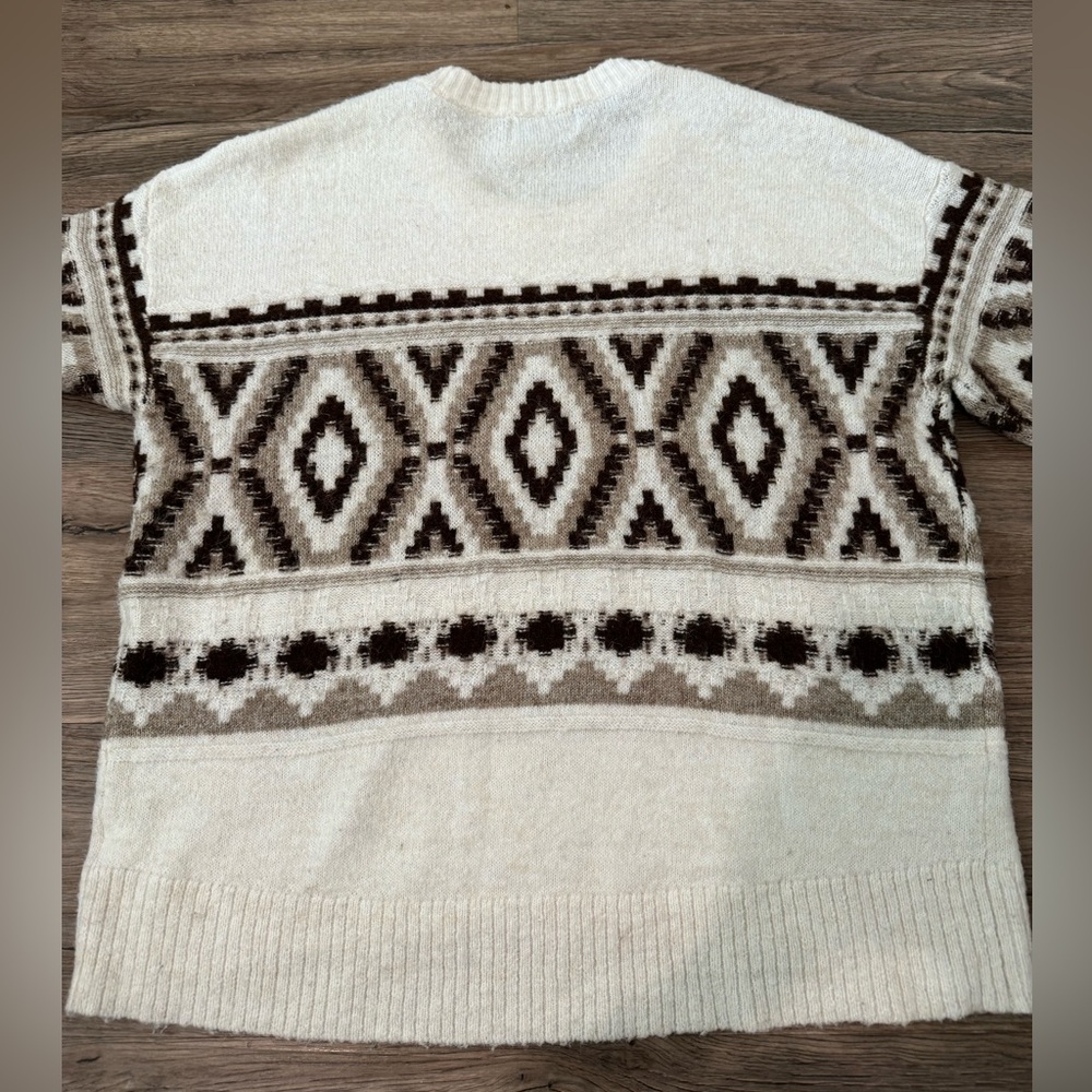 Old Navy Women's Geometric Pattern Sweater - Picture 2 of 4